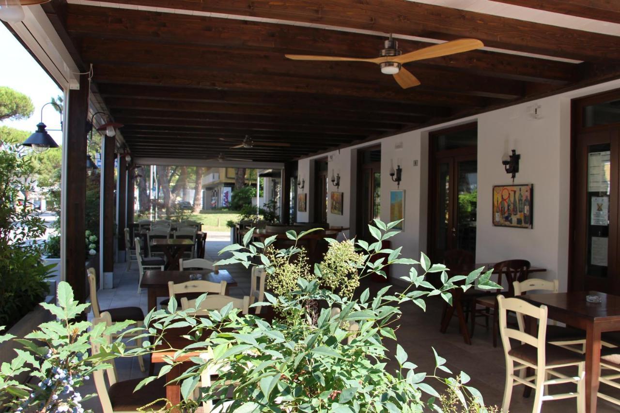 Hotel La Pigna Lignano Sabbiadoro Exterior photo